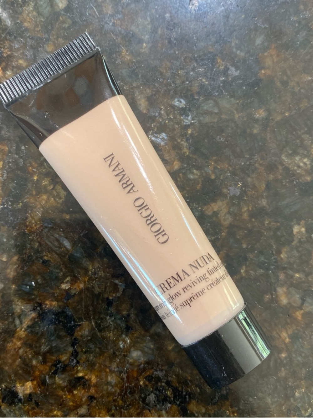 Giorgio Armani Crema Nuda Tinted Glow Primer - Nude Beige